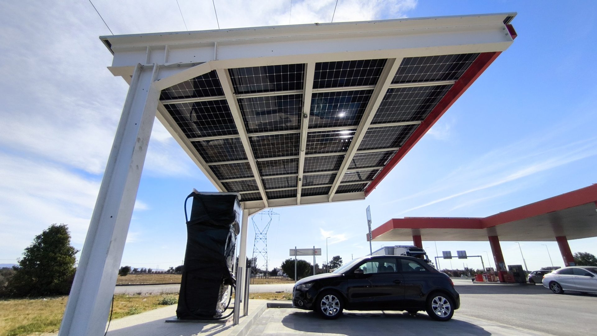 Carregador carro elétrico | Mobilidade elétrica | Novos pontos de carregamento rápido (até 300 kW) a aguardar ligação em Lançada, Montijo (A33, km 30, ambos os sentidos) | Nos últimos tempos, a mobilidade elétrica está a ganhar ritmo em Portugal