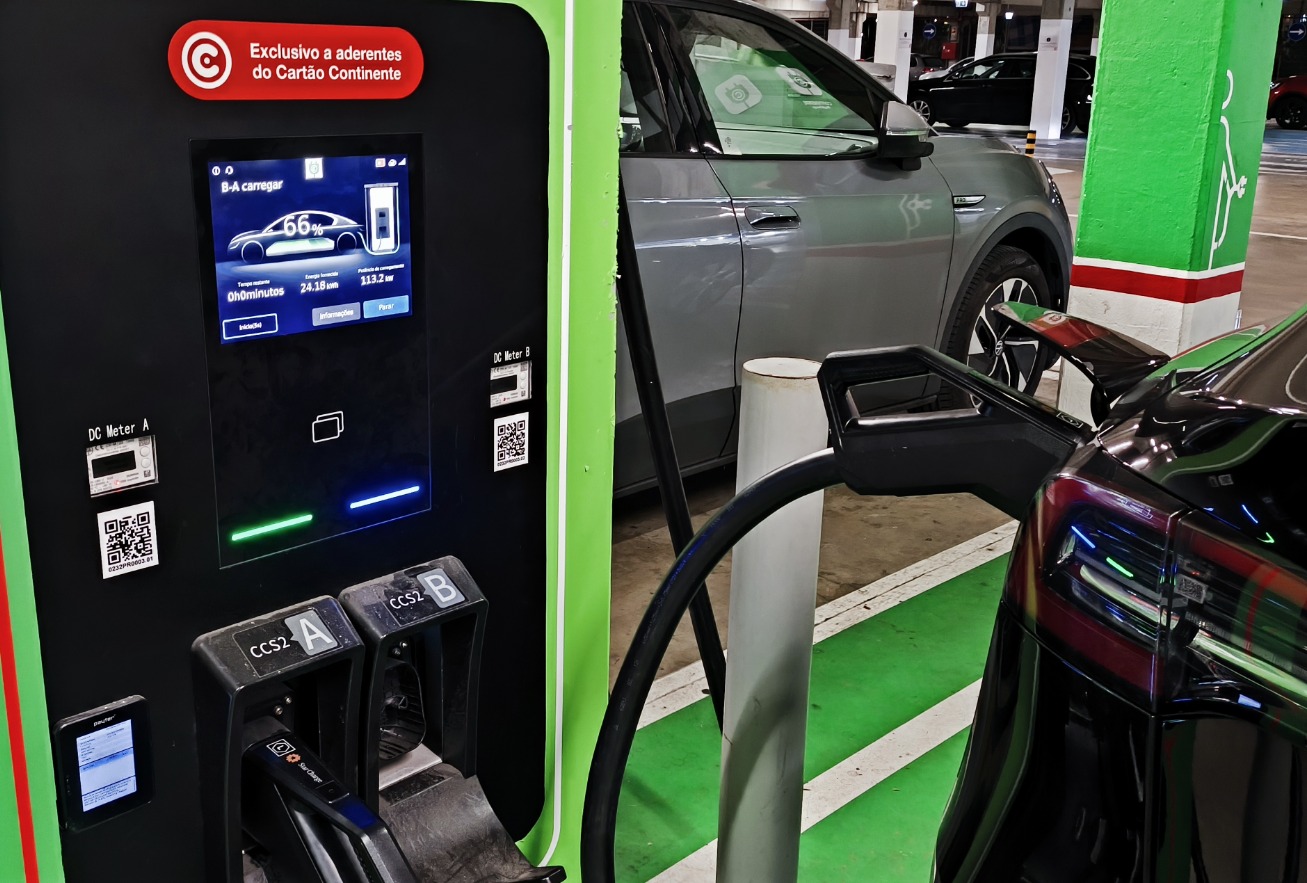 Continente Plug&Charge, balanceamento de potência, carregamento elétrico, postos de carregamento, mobilidade elétrica, postos rápidos 120 kW, novos postos 240 kW, infraestrutura 350 kW, supermercados Continente, rede de carregamento Portugal,