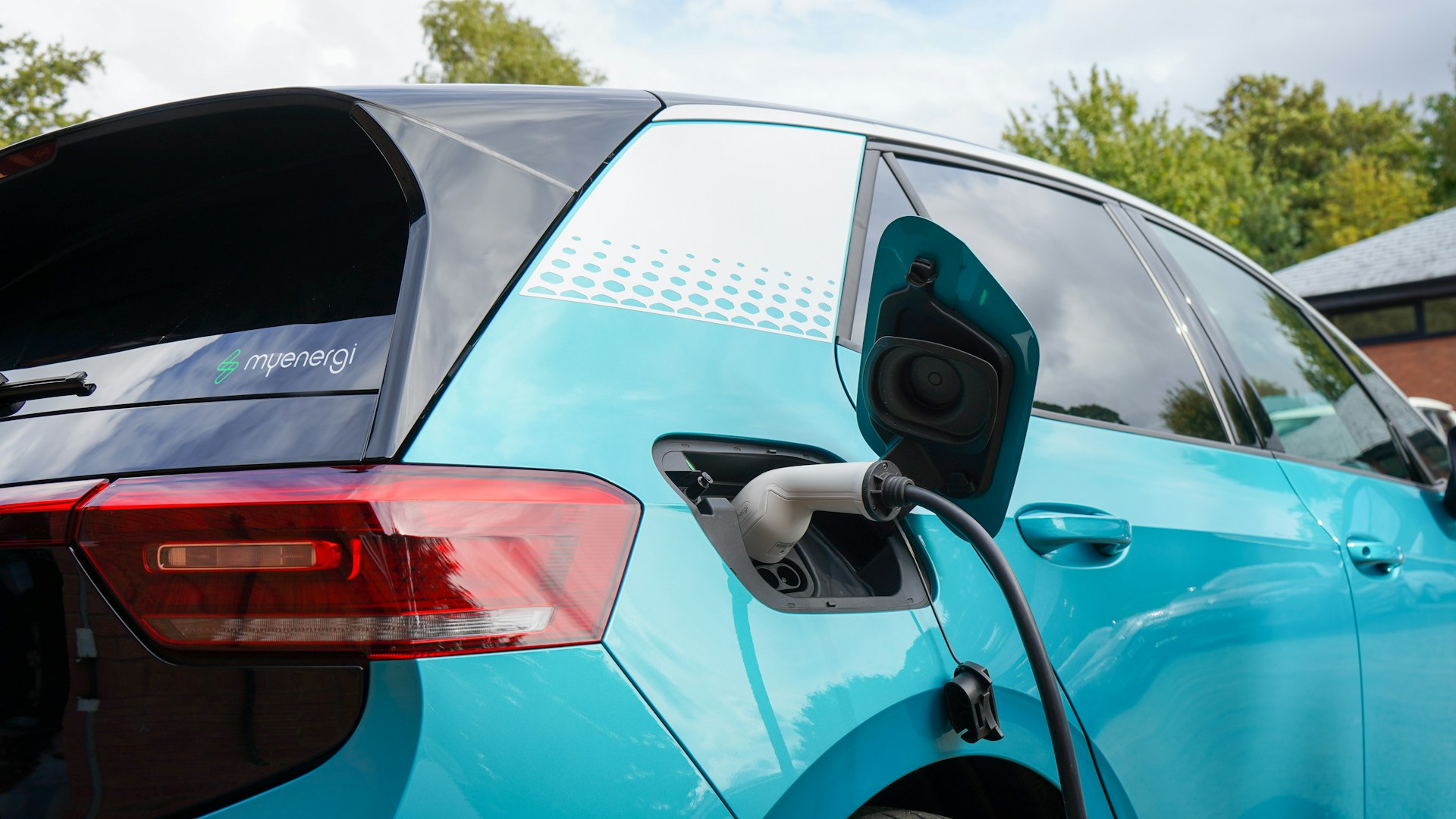 Plug&Charge Continente: Carregue o seu carro elétrico enquanto faz compras | Tarifas, App e Vantagens