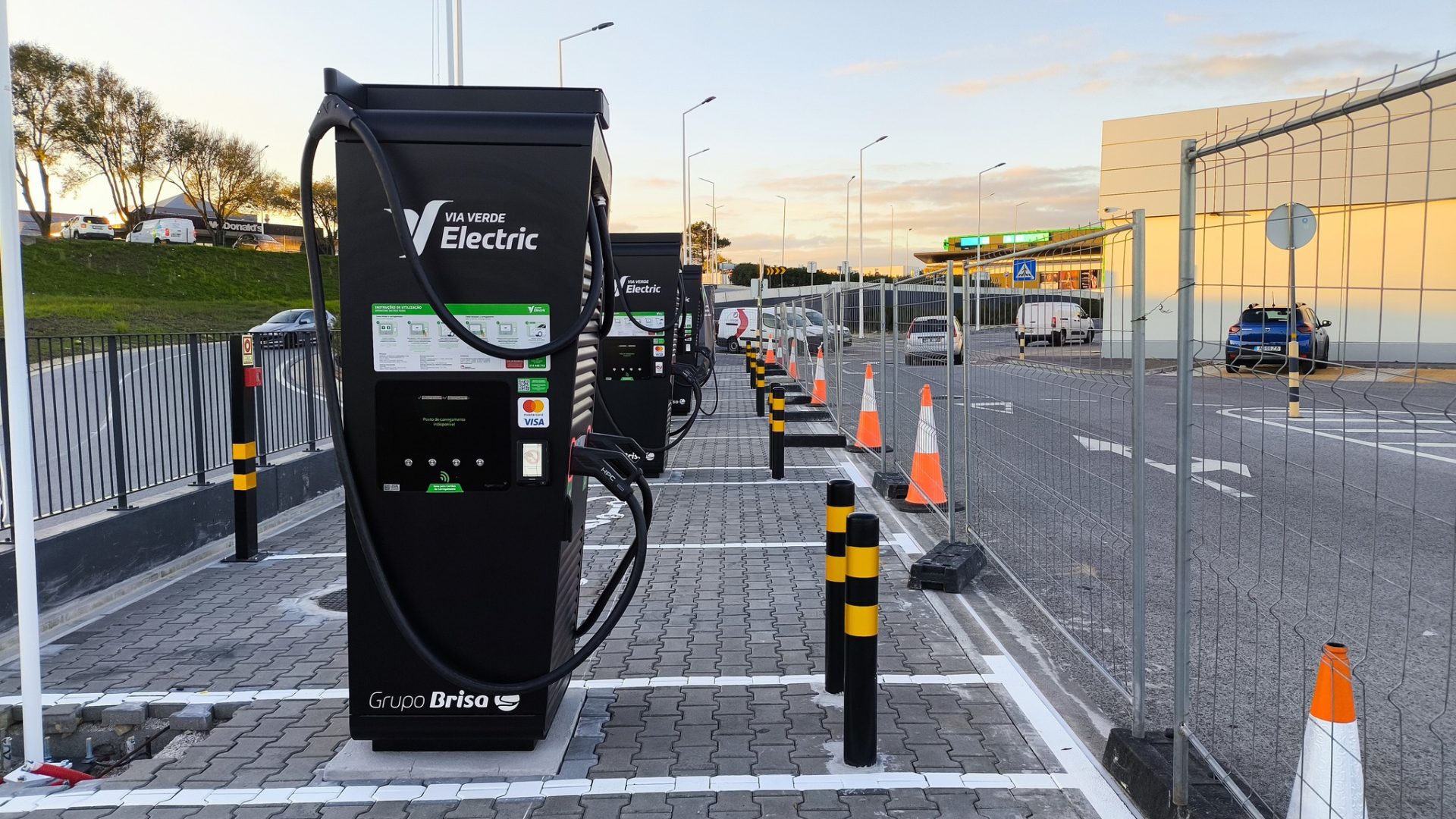 10 pontos de carregamento ultrarrápidos até 400 kW em Oeiras