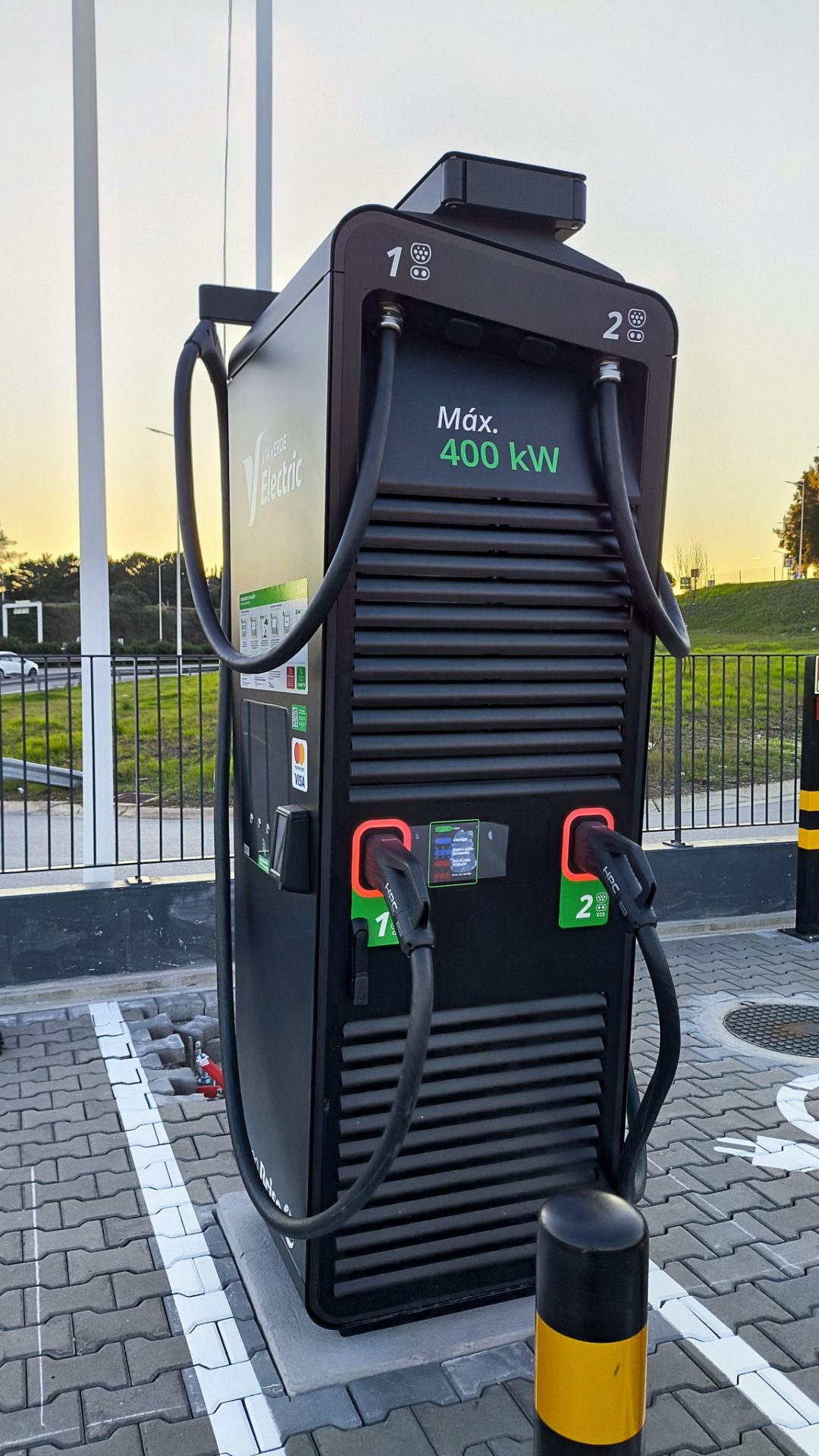 10 pontos de carregamento ultrarrápidos até 400 kW em Oeiras