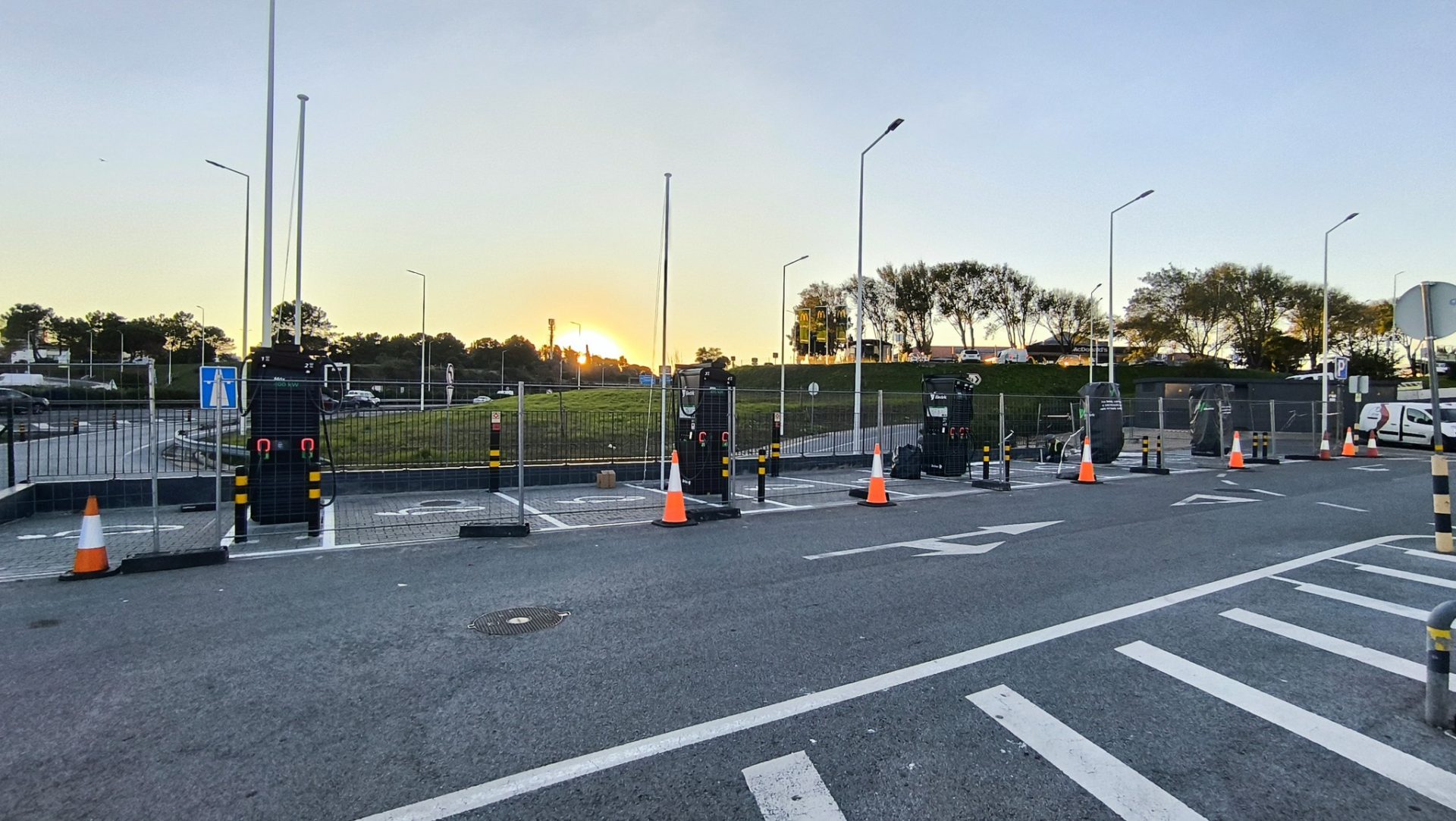 10 pontos de carregamento ultrarrápidos até 400 kW em Oeiras