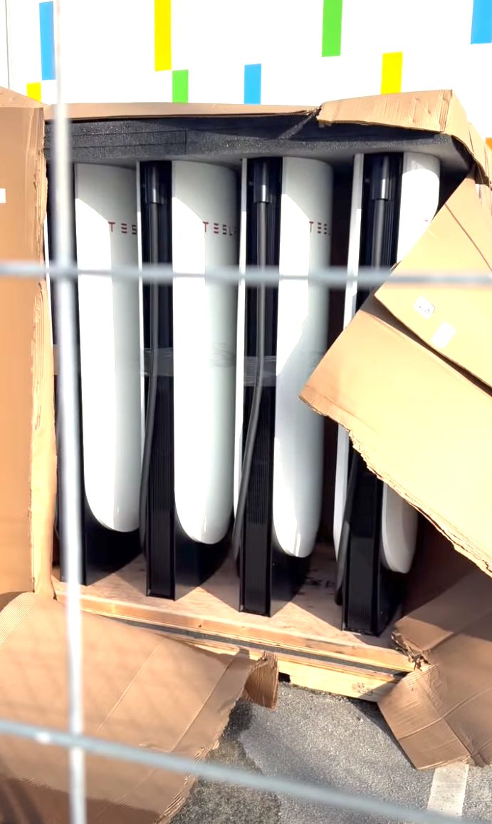 Superchargers Tesla no Mar Shopping (Matosinhos) prontos a instalar