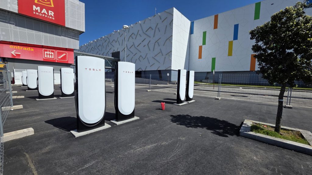 Superchargers Tesla Matosinhos no Mar Shopping finalmente em funcionamento! | Superchargers-Tesla-Mar-Shopping-Matosinhos-Porto (2)