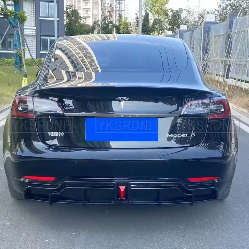 Difusor Traseiro em ABS Carbon Look para Tesla Model 3