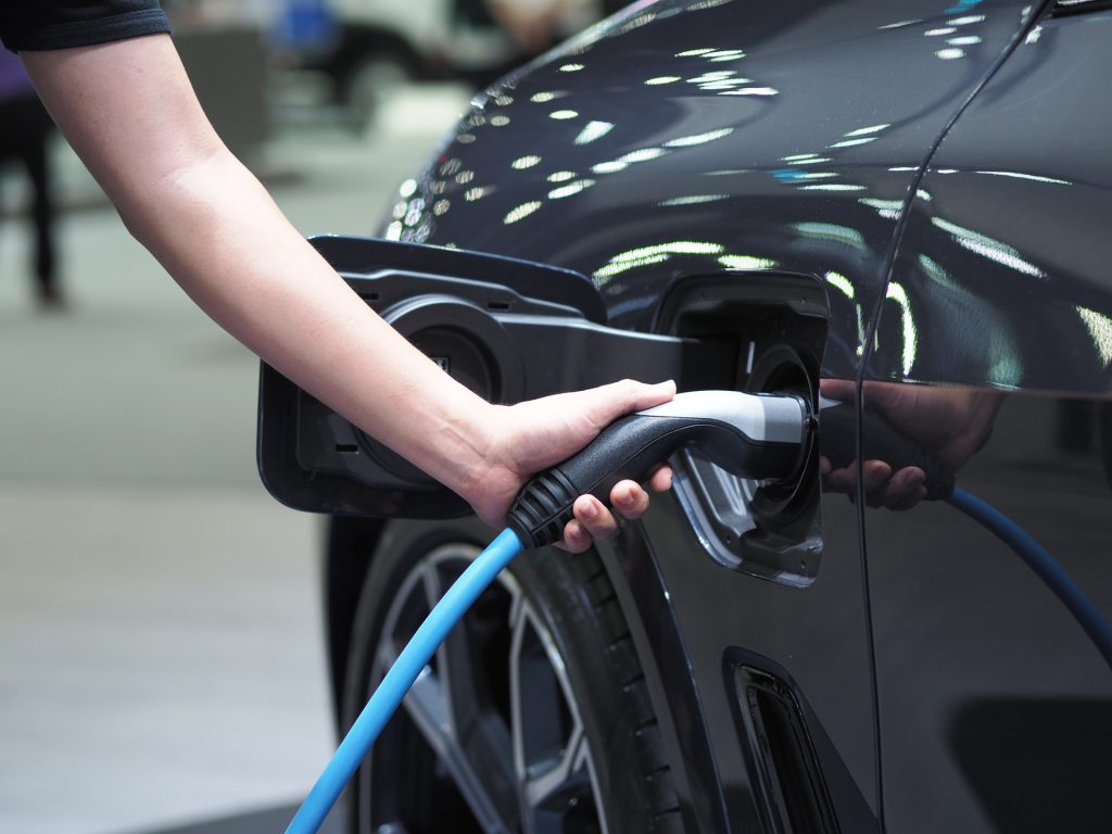 Carros elétricos em Portugal em 2026. Vale mesmo a pena comprar agora 1 carro elétrico?