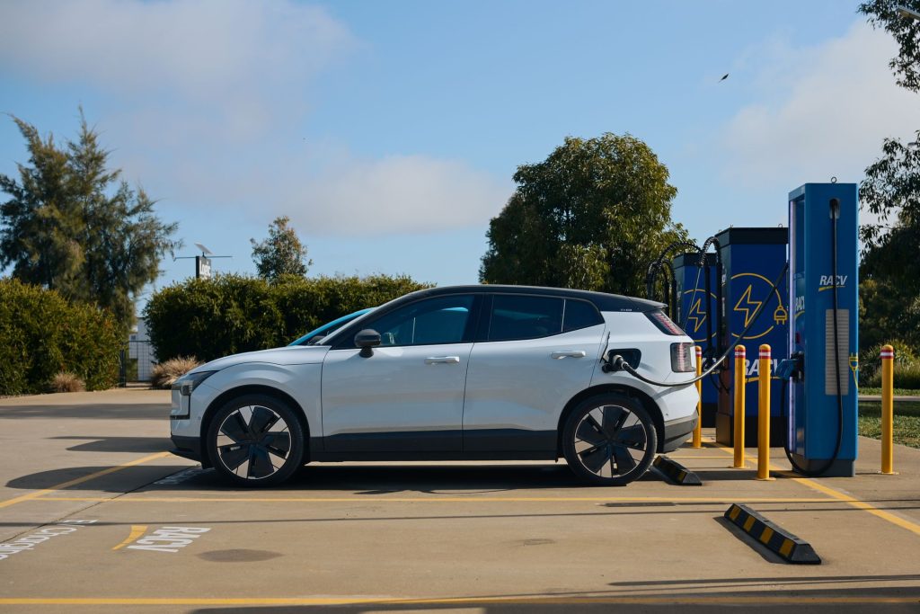 Novo incentivo para compra de carros elétricos e mobilidade elétrica, com dotação de 10 milhões de euros.